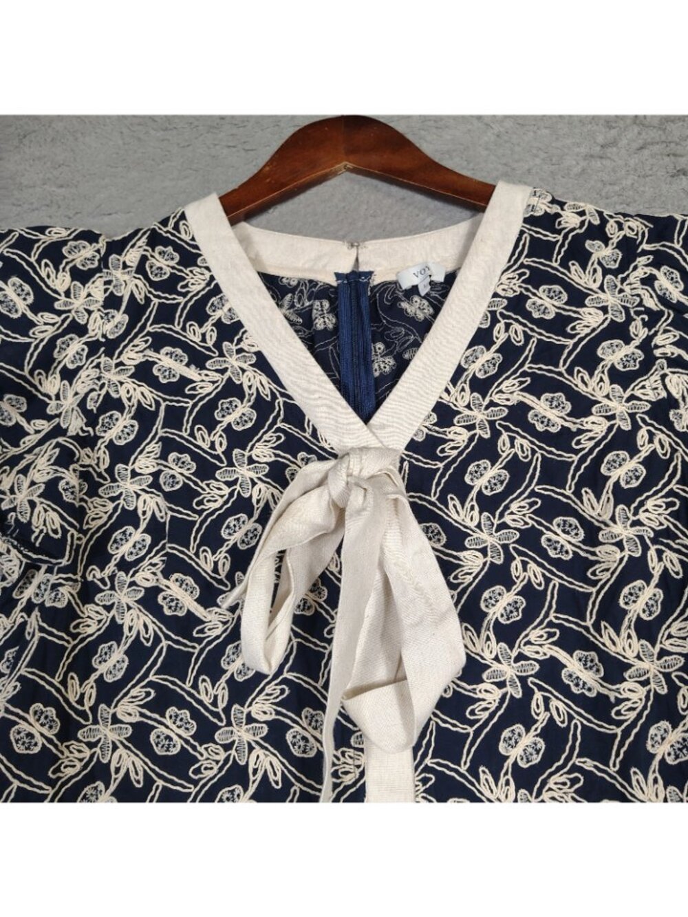 Voy Mini Dress Women's Large Navy Cream Floral Embroidered Flutter Sleeve Preppy - Picture 3 of 12